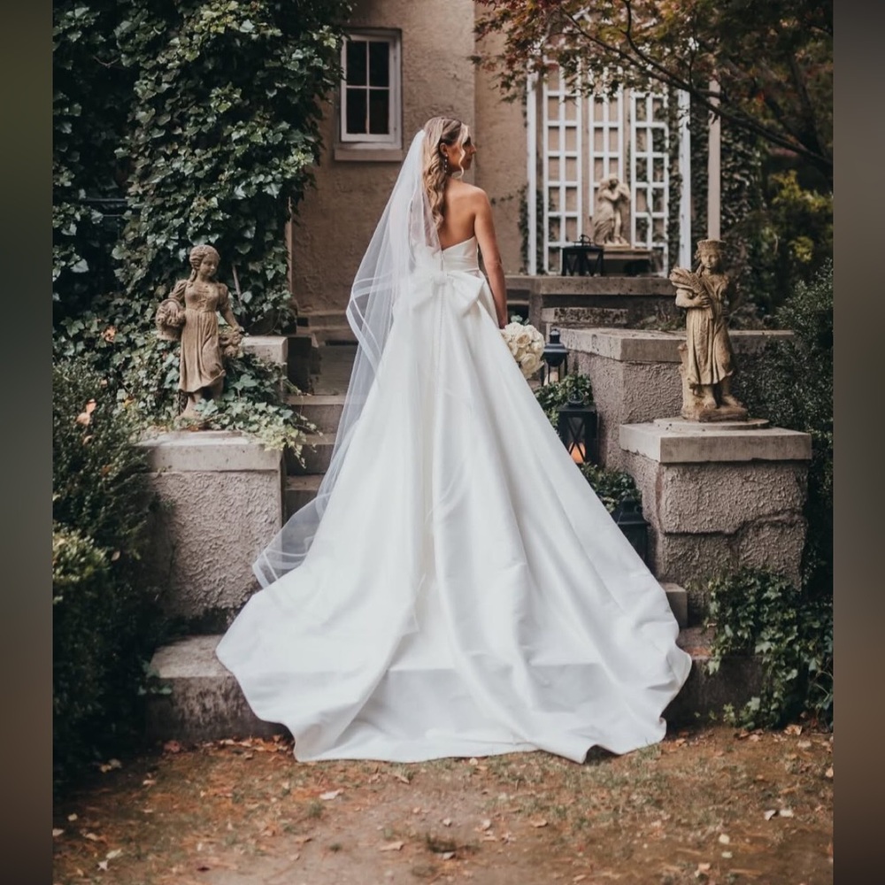 Kelly Faetanini Bryant customized wedding dress